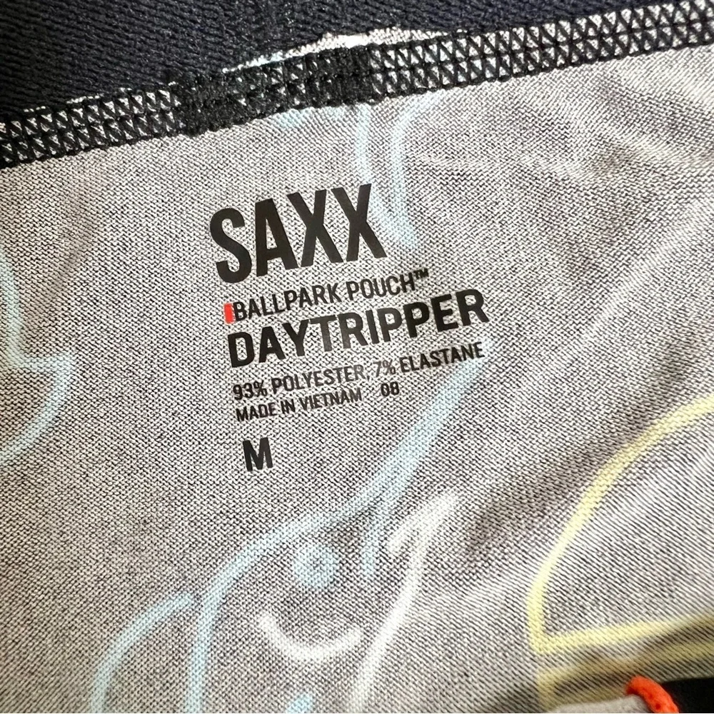 SAXX Men's Daytripper Boxer Briefs Sunset Crest print Dolphins novelty size M